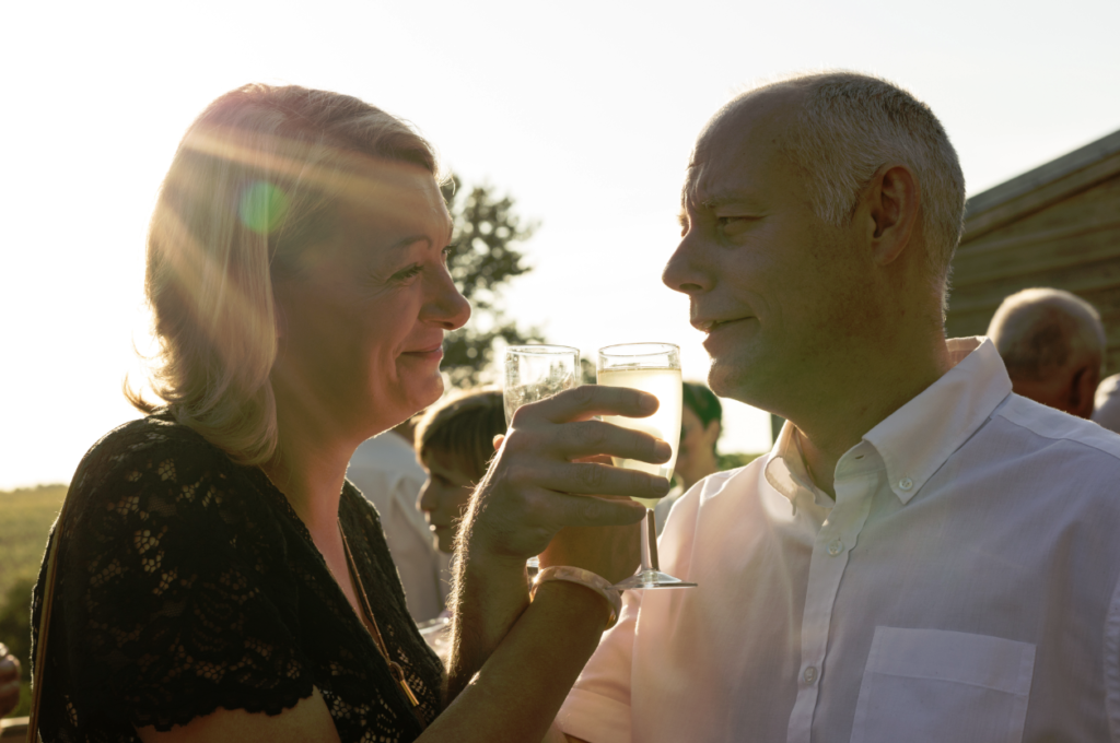 couple soleil vin d'honneur